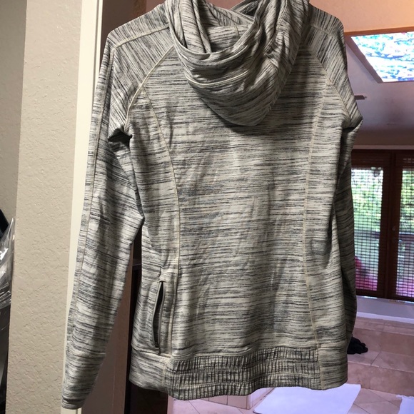 Lululemon hoodie space grey 12 - Picture 2 of 3